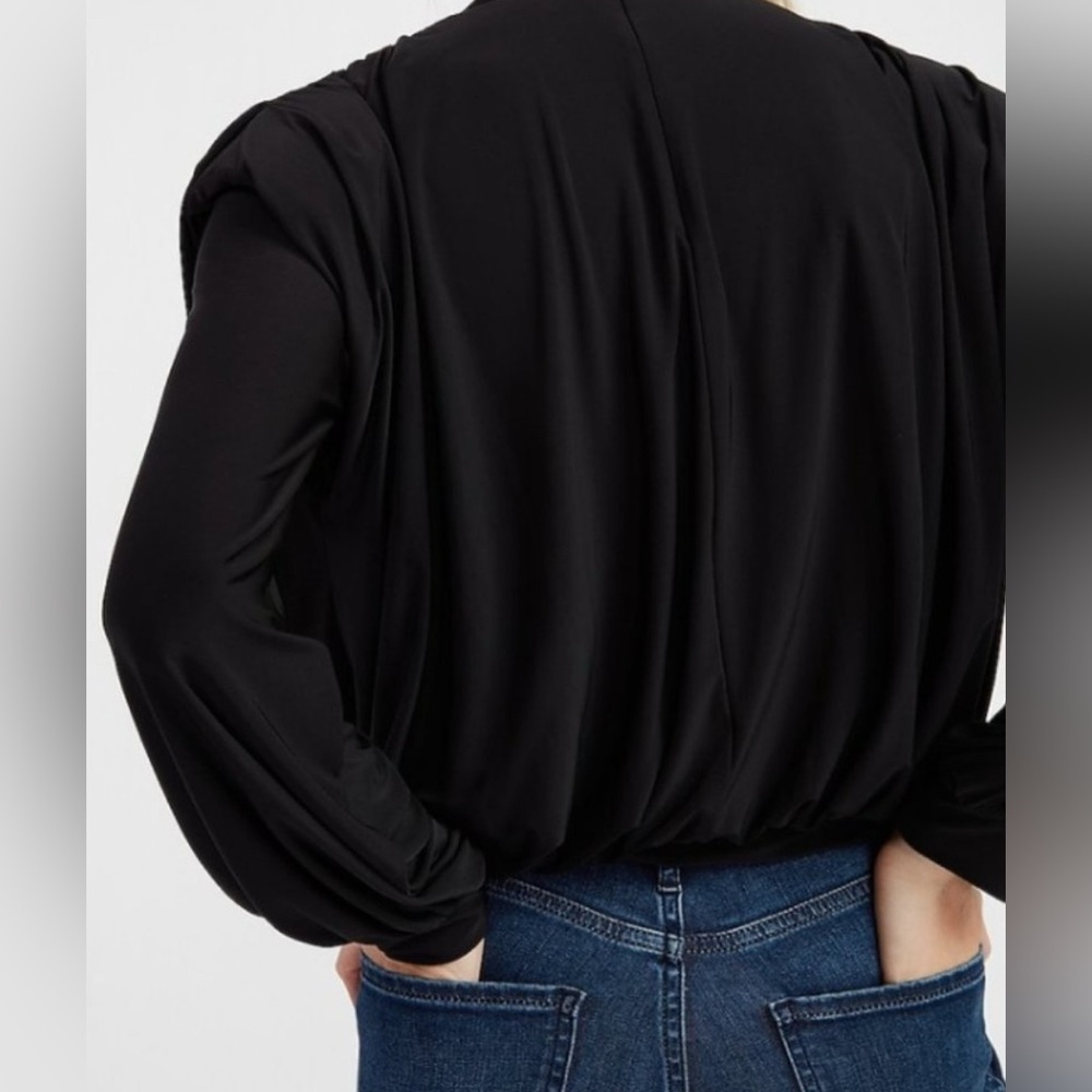 Express Padded Shoulder Ruched Top - Picture 3 of 6